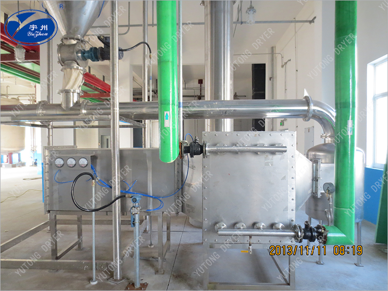 Dye intermediate flash dryer